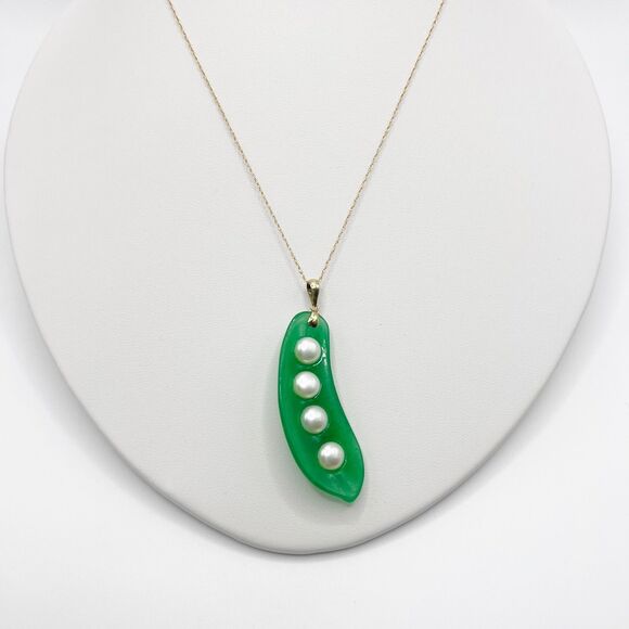 14k Gold Green Jade Pearl Pea Pod Pendant Necklace Carved 18" 9.3 Grams - Picture 1 of 10